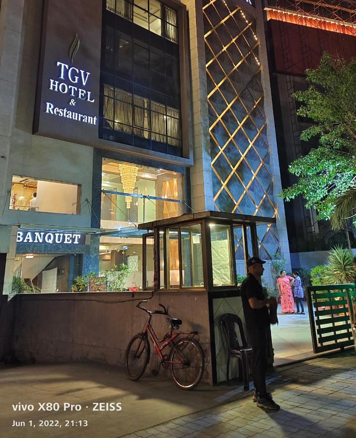 Tgv Hotel Ahmedabad Exteriör bild